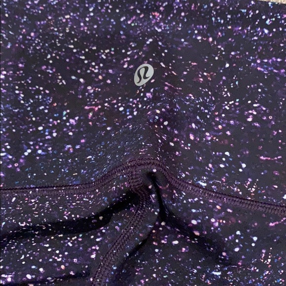 Lululemon legging size 4 never worn! - Picture 4 of 6